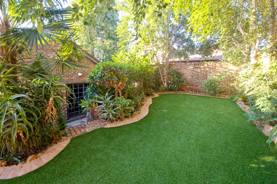 5 Bedroom Property for Sale in Langenhovenpark Free State